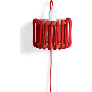 Červená nástěnná lampa s dřevěnou konstrukcí EMKO Macaron, délka 20 cm