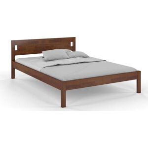 Tmavě hnědá dvoulůžková postel z borovicového dřeva 120x200 cm Laxbaken – Skandica