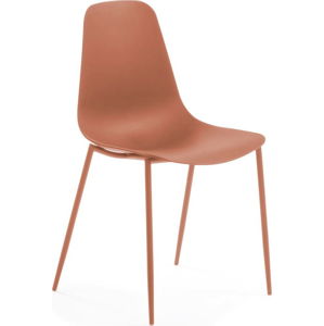 Tmavě oranžová jídelní židle Kave Home Wassu