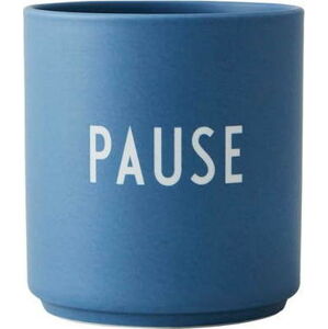 Modrý porcelánový hrnek Design Letters Favourite Pause